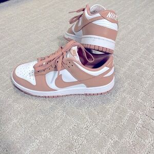 Nike Dunk low Rose Whisper 7.5